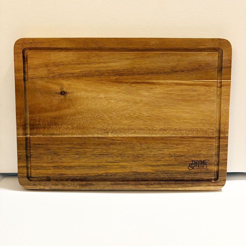 Thyme & Table 10x14 Acacia Wood Cutting Board Triangle Shaped Anti-Slip Feet
